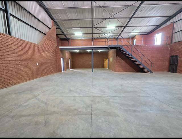 352M² WAREHOUSE TO LET IN ORMONDE